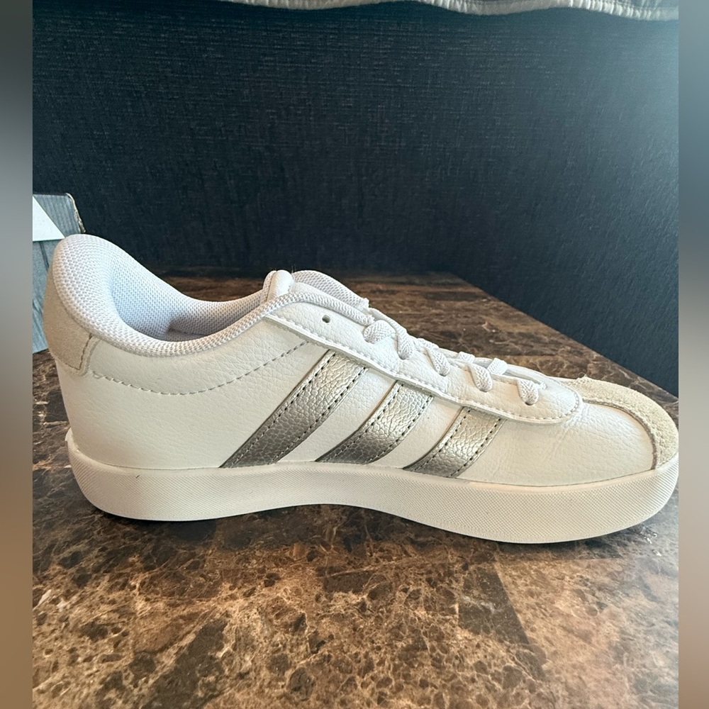NWT. Adidas. adidas VL Court 3.0 K 'White Silver Metallic'. Size 3. - Picture 6 of 11